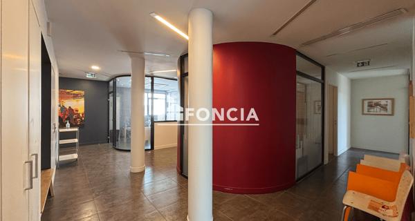 Location Local commercial 7 pièces 196.5 m² - Avignon 84000