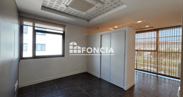 Location Local commercial 7 pièces 196.5 m² - Avignon 84000