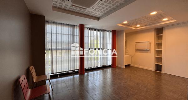 Location Local commercial 7 pièces 196.5 m² - Avignon 84000