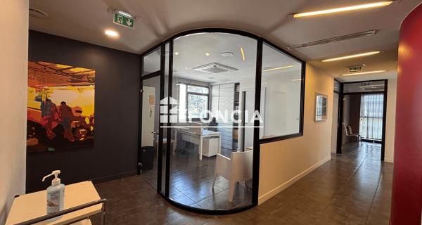Location Local commercial 7 pièces 196.5 m² - Avignon 84000