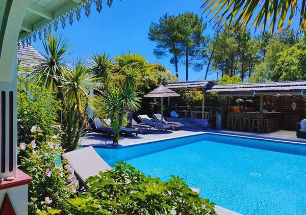 Maison style balinais de 10 pièces