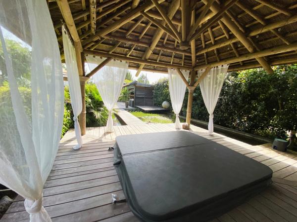 Maison style balinais de 10 pièces