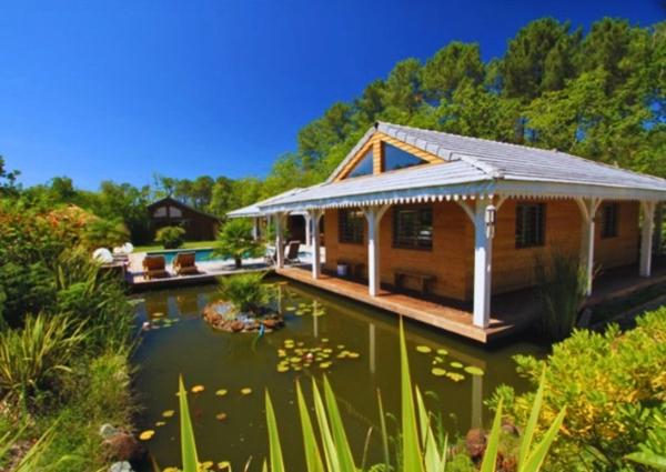 Maison style balinais de 10 pièces