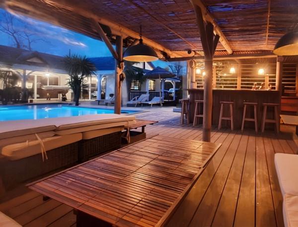 Maison style balinais de 10 pièces