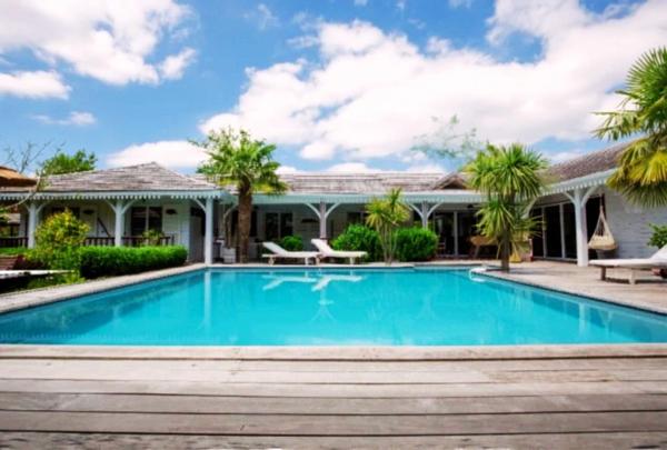 Maison style balinais de 10 pièces