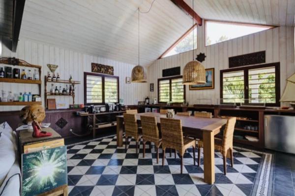 Maison style balinais de 10 pièces