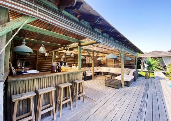 Maison style balinais de 10 pièces