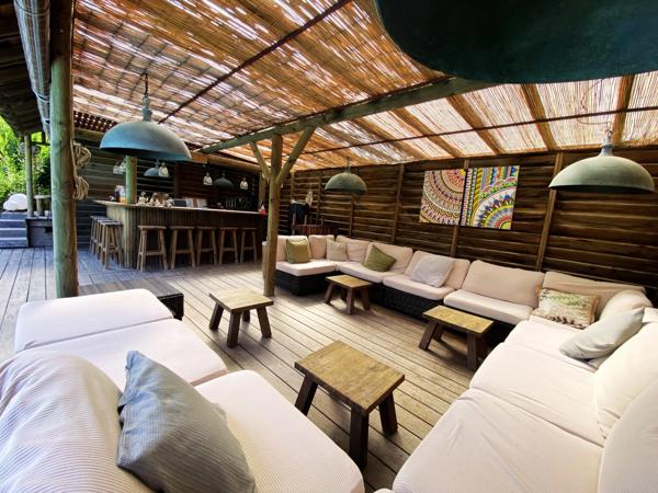Maison style balinais de 10 pièces