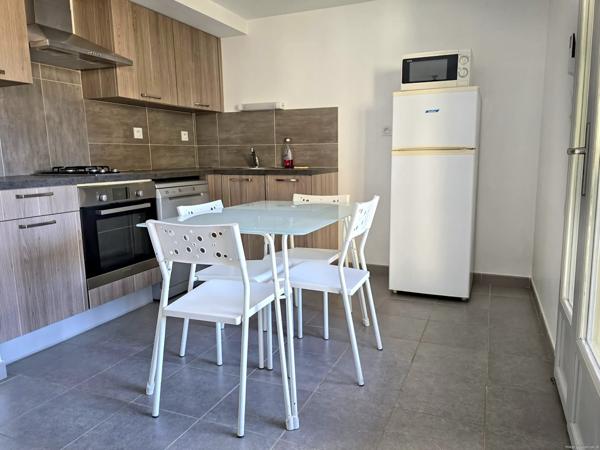 Propriété avec gîte indépendant, 2 grands garages et vue dégagée