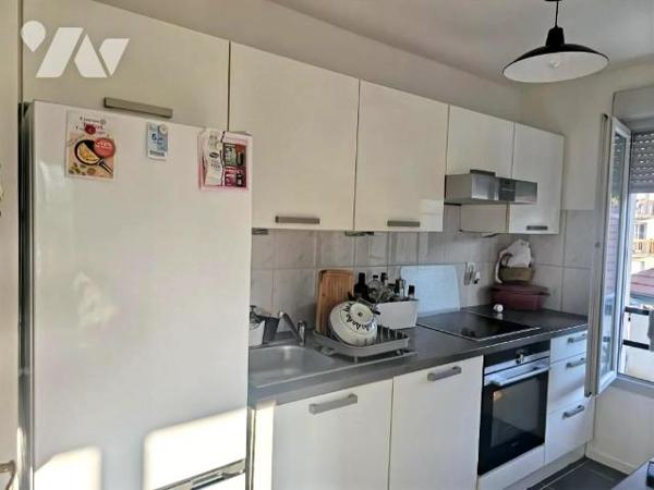 A VENDRE - EN EXCLUSIVITE - FERNEY VOLTAIRE - Appartement deux pièces- balcon - garage - 