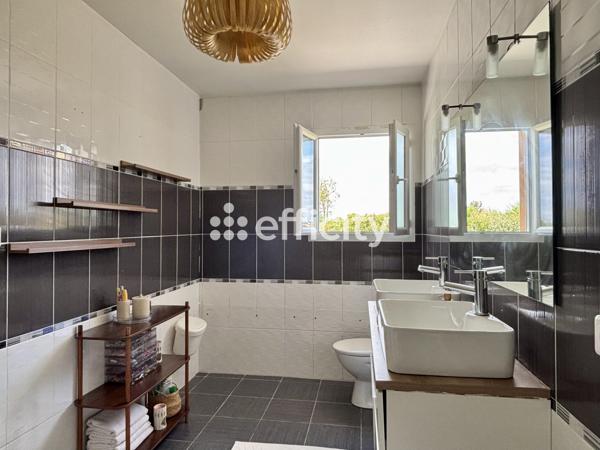 Maison
         6 pièces
        - 160 m² Exclusivité 372 000 € *
