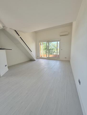 Appartement
         3 pièces
        - 64 m² 200 000 € *