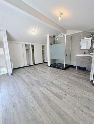 Appartement
         3 pièces
        - 64 m² 200 000 € *