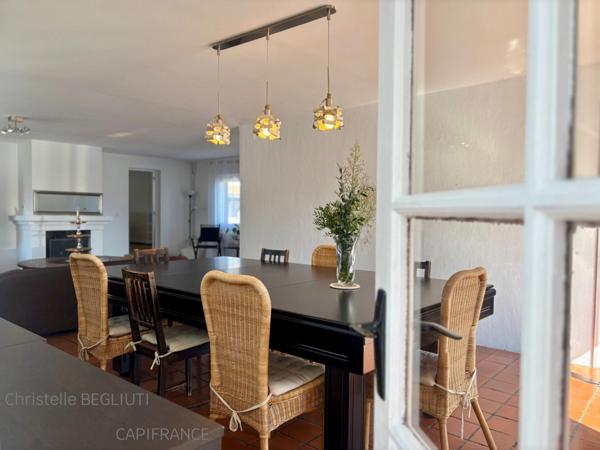 MAISON D'EXCEPTION D'ENVIRON 180 m² DE PLAIN PIED - 7P - CADRE VERDOYANT - PISCINE - PATIO