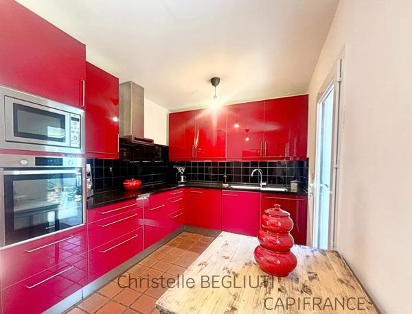 MAISON D'EXCEPTION D'ENVIRON 180 m² DE PLAIN PIED - 7P - CADRE VERDOYANT - PISCINE - PATIO