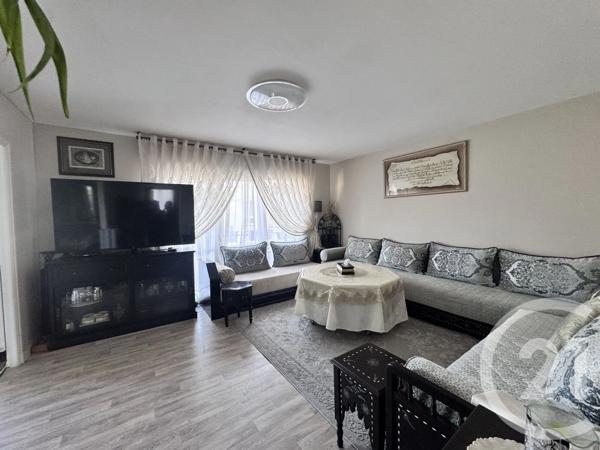 Appartement T4 à vendre  4 pièces - 65 m 2   ST JACQUES DE LA LANDE  - 35