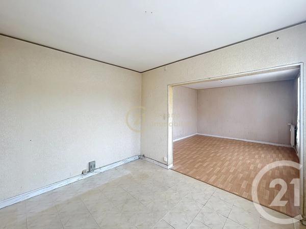 Appartement T4 à vendre  4 pièces - 65 m 2   ST JACQUES DE LA LANDE  - 35