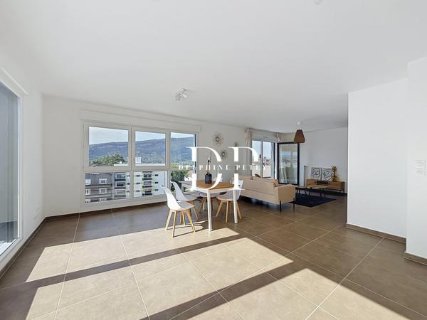 Appartement à vendre 4 pièces de 100,6 m2 AMBILLY (74)