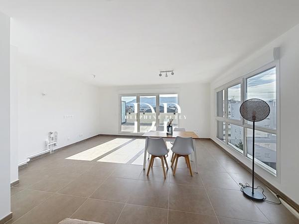 Appartement à vendre 4 pièces de 100,6 m2 AMBILLY (74)