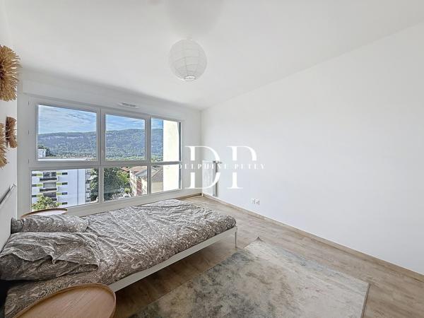 Appartement à vendre 4 pièces de 100,6 m2 AMBILLY (74)