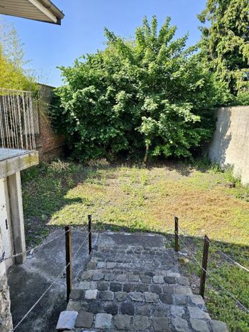 IMMEUBLE DE RAPPORT / 13 STUDIOS MEUBLES A 600m DE L'IUT.