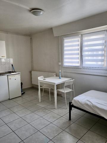 IMMEUBLE DE RAPPORT / 13 STUDIOS MEUBLES A 600m DE L'IUT.