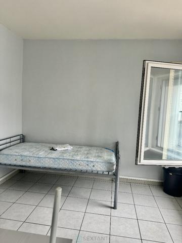 IMMEUBLE DE RAPPORT / 13 STUDIOS MEUBLES A 600m DE L'IUT.