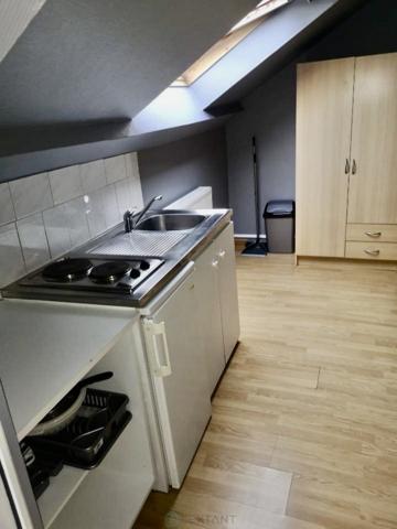 IMMEUBLE DE RAPPORT / 13 STUDIOS MEUBLES A 600m DE L'IUT.