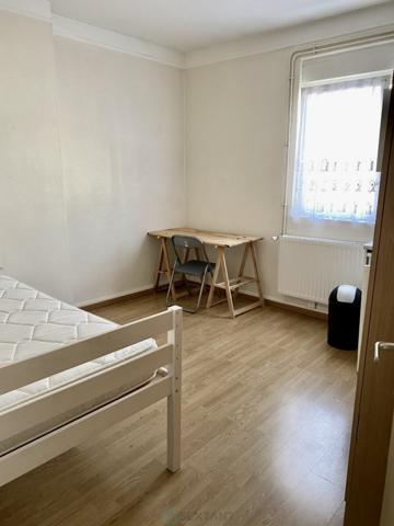 IMMEUBLE DE RAPPORT / 13 STUDIOS MEUBLES A 600m DE L'IUT.