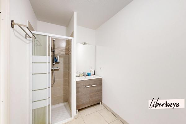 À Pessac - Investissement locatif sécurisé – T2 vendu occupé (louer actuel: 585€ CC).