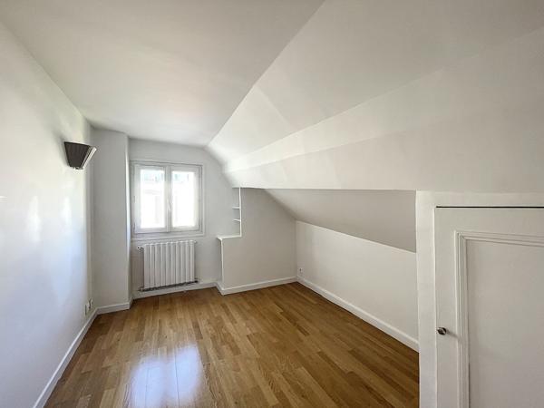 Maison de ville 6 pièces de 102.02 m² - Centre-ville de Saint-Germain-en-Laye