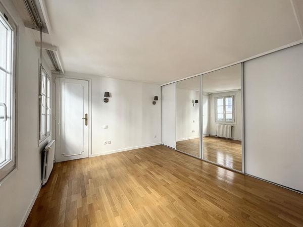 Maison de ville 6 pièces de 102.02 m² - Centre-ville de Saint-Germain-en-Laye
