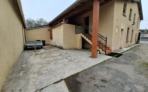 Immeuble à vendre    2 pièces •  Grisolles