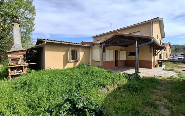 Immeuble à vendre    2 pièces •  Grisolles