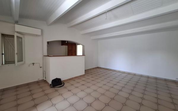 Immeuble à vendre    2 pièces •  Grisolles