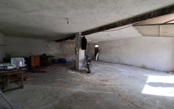 Immeuble à vendre    2 pièces •  Grisolles