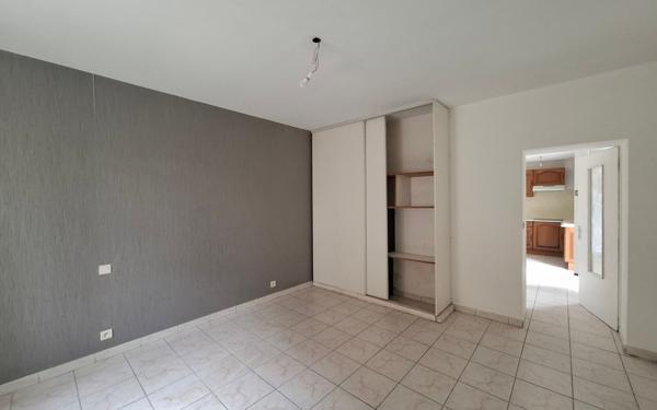 Immeuble à vendre    2 pièces •  Grisolles