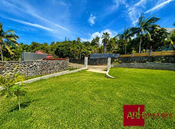 À vendre – Villa trés récente T3 – Jean Petit-Saint-Joseph – Terrain plat 428 m²