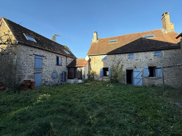 BELLE OPPORTUNITE ! Maison en pierre de 165m², pleine de charme, 4 chambres, Cour intérieure de 379m² 108 000 €