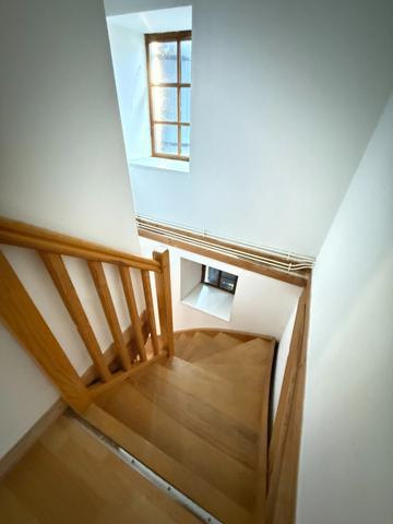 BELLE OPPORTUNITE ! Maison en pierre de 165m², pleine de charme, 4 chambres, Cour intérieure de 379m² 108 000 €