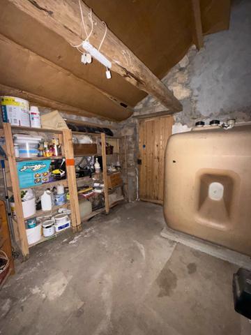 BELLE OPPORTUNITE ! Maison en pierre de 165m², pleine de charme, 4 chambres, Cour intérieure de 379m² 108 000 €