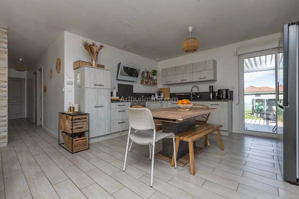 Vente                                                      Maison
                        
                     4 pièces                      74 m2                     à Soleymieu