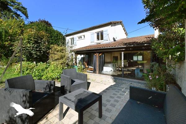 Maison à vendre |  Saint-Yrieix-sur-Charente |  6 pièces | 148 m²
