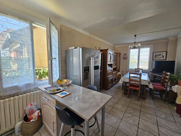 Maison
         6 pièces
        - 136 m² 139 000 € *