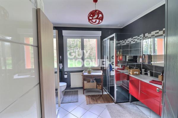 MAISON À VENDRE DE 9 PIÈCES DE 266,00 M²