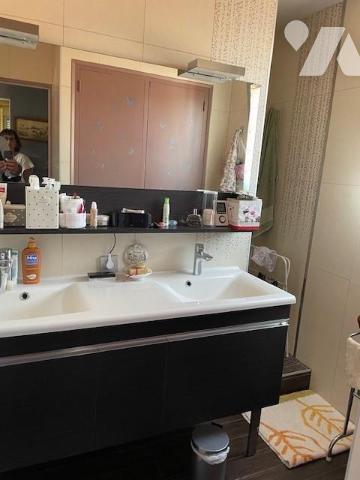 Proche centre, 4/5 chambres, 170m², piscine.