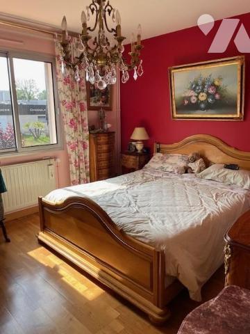 Proche centre, 4/5 chambres, 170m², piscine.