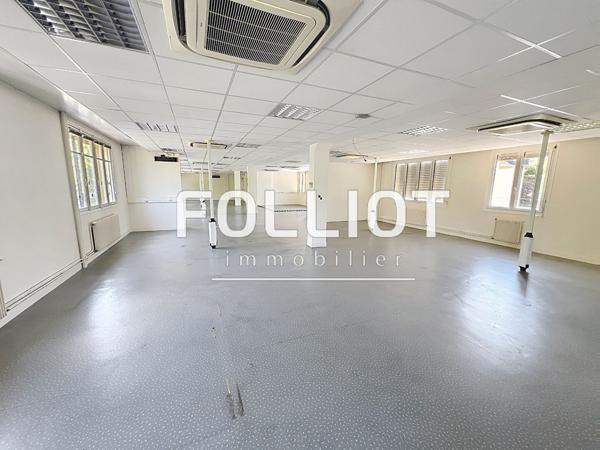A VENDRE SAINT LO CENTRE VILLE 50000 2500 M2 DE BUREAUX