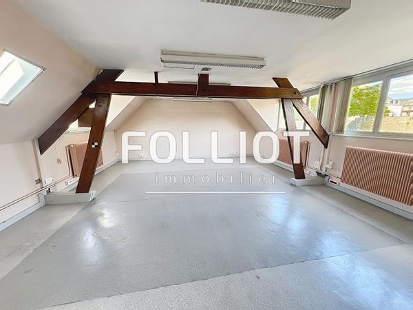 A VENDRE SAINT LO CENTRE VILLE 50000 2500 M2 DE BUREAUX