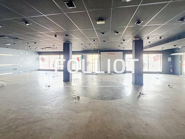A VENDRE SAINT LO CENTRE VILLE 50000 2500 M2 DE BUREAUX
